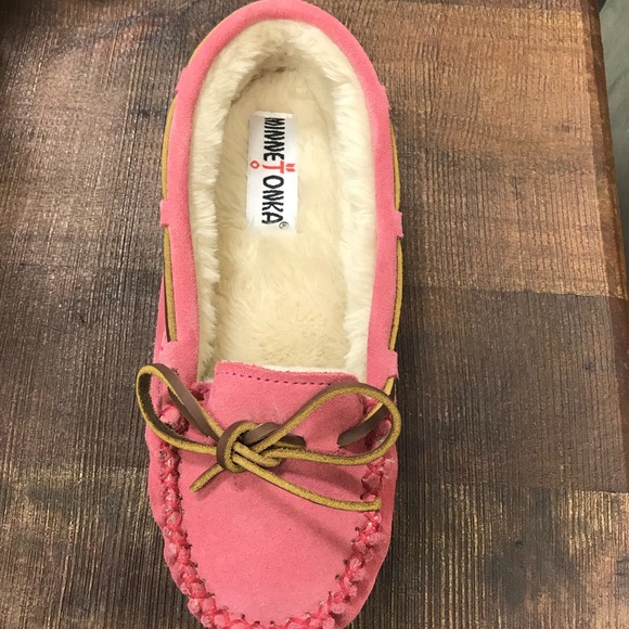 COPY - Minnetonka Women's Cally Faux Fur Slipper - Picture 7 of 9